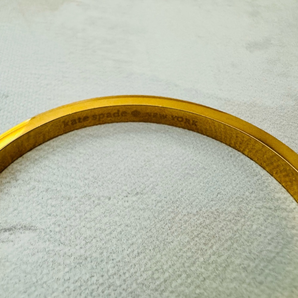 Kate spade Gold, Orange “Spot The Spade” Enamel Hinged Bangle Bracelet - Picture 4 of 8